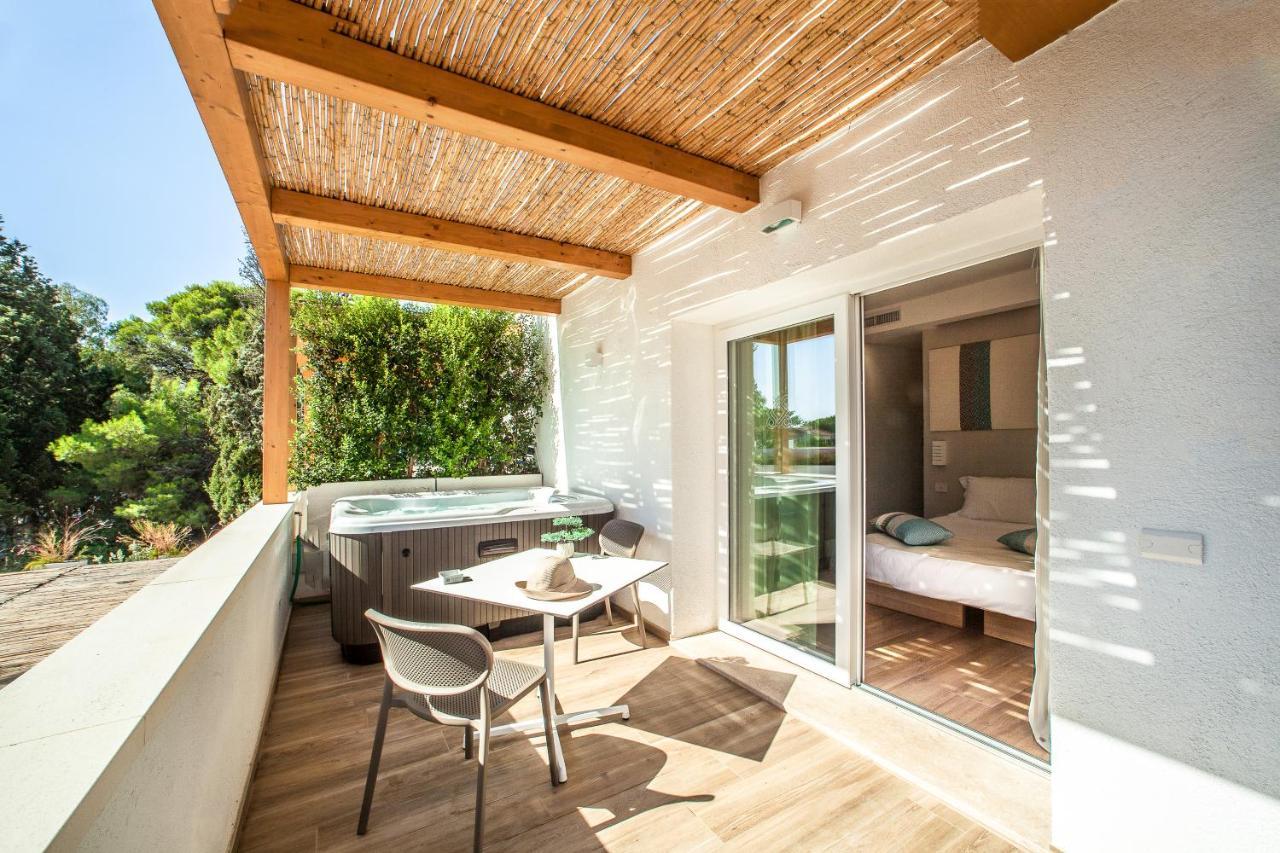 Noha Lifestyle Hotel - Adults Only Pula Ngoại thất bức ảnh